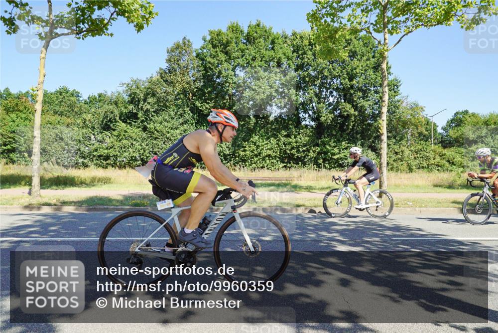 09.08.2026 - GEWOBA Citytriathlon Bremen Michael Burmester http://msf.ph/oto/9960359 09.08.2026 12:45:02 Radfahren 556, 607, 631, 666, 690, 729, 813, 831, 842, 843, 853, 862, 941, 985, 1117 meine-sportfotos.de