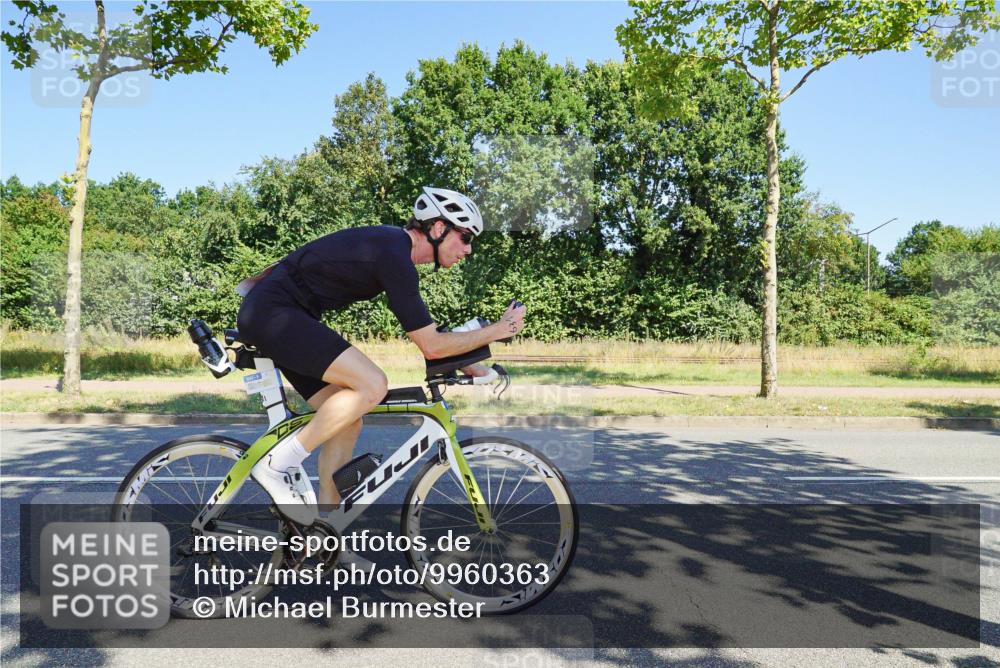 09.08.2026 - GEWOBA Citytriathlon Bremen Michael Burmester http://msf.ph/oto/9960363 09.08.2026 12:45:06 Radfahren 556, 597, 607, 610, 631, 666, 676, 690, 813, 831, 843, 853, 862, 985, 1117, 1128 meine-sportfotos.de