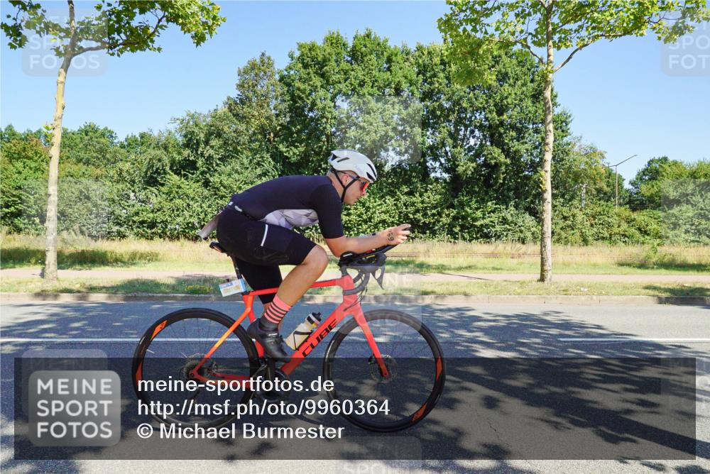 09.08.2026 - GEWOBA Citytriathlon Bremen Michael Burmester http://msf.ph/oto/9960364 09.08.2026 12:45:07 Radfahren 556, 597, 607, 610, 631, 666, 676, 690, 813, 831, 843, 853, 862, 985, 1128 meine-sportfotos.de