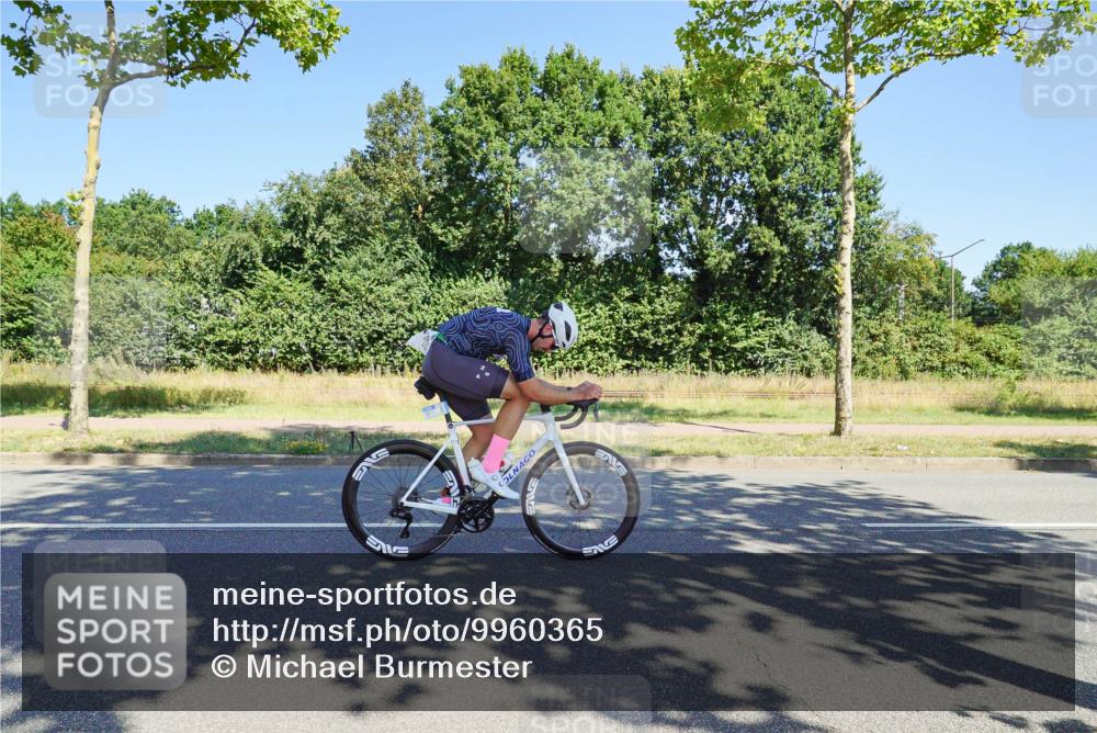 09.08.2026 - GEWOBA Citytriathlon Bremen Michael Burmester http://msf.ph/oto/9960365 09.08.2026 12:45:08 Radfahren 549, 556, 597, 607, 610, 631, 666, 676, 690, 813, 831, 843, 853, 862, 985, 1128 meine-sportfotos.de
