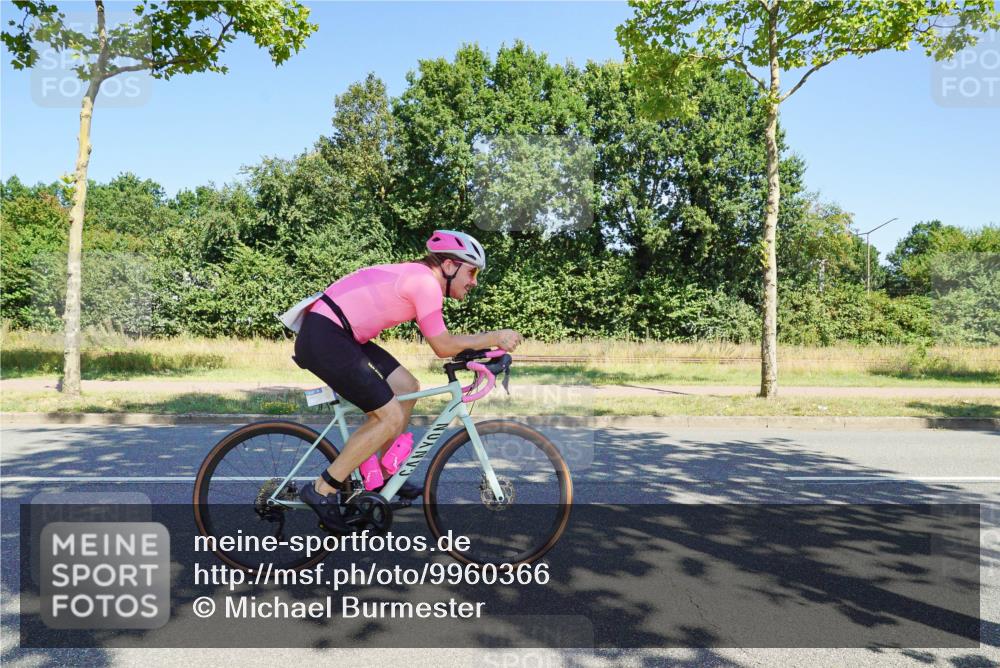 09.08.2026 - GEWOBA Citytriathlon Bremen Michael Burmester http://msf.ph/oto/9960366 09.08.2026 12:45:09 Radfahren 549, 556, 597, 607, 610, 631, 666, 676, 690, 843, 853, 862, 878, 985, 997, 1128, 1157 meine-sportfotos.de