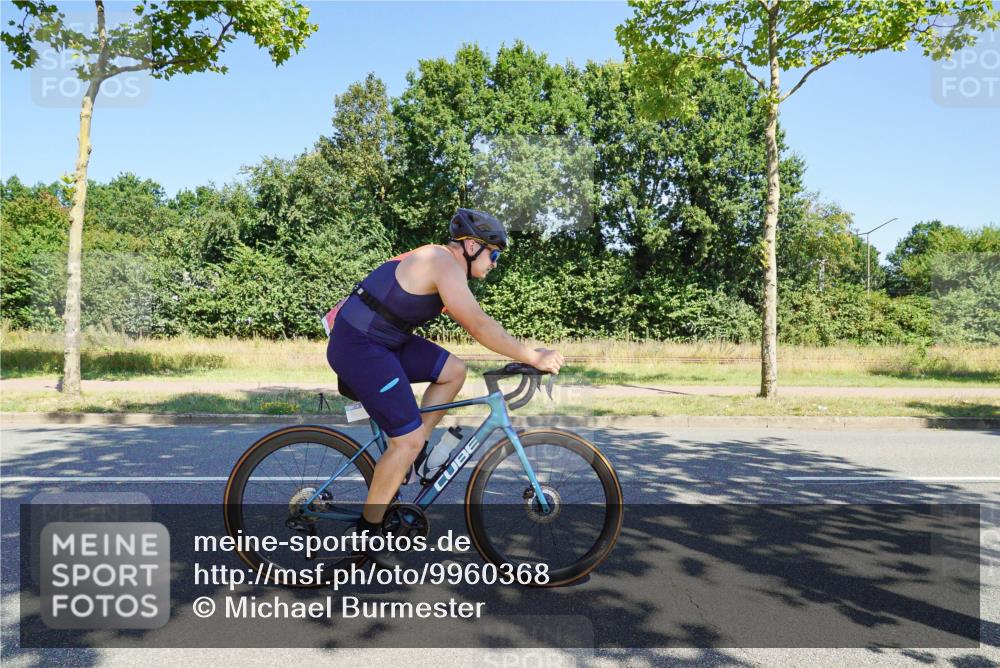 09.08.2026 - GEWOBA Citytriathlon Bremen Michael Burmester http://msf.ph/oto/9960368 09.08.2026 12:45:11 Radfahren 549, 556, 597, 607, 610, 631, 676, 690, 738, 843, 853, 862, 878, 997, 1128, 1157 meine-sportfotos.de