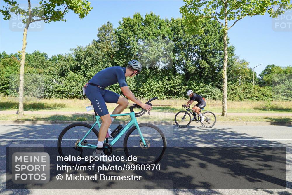 09.08.2026 - GEWOBA Citytriathlon Bremen Michael Burmester http://msf.ph/oto/9960370 09.08.2026 12:45:14 Radfahren 549, 556, 597, 610, 631, 676, 690, 738, 843, 853, 862, 878, 997, 1001, 1128, 1157 meine-sportfotos.de