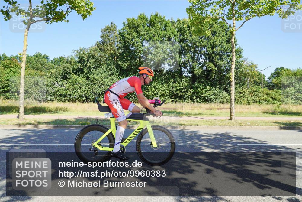 09.08.2026 - GEWOBA Citytriathlon Bremen Michael Burmester http://msf.ph/oto/9960383 09.08.2026 12:45:27 Radfahren 549, 551, 585, 738, 764, 828, 878, 997, 1001, 1004, 1157 meine-sportfotos.de