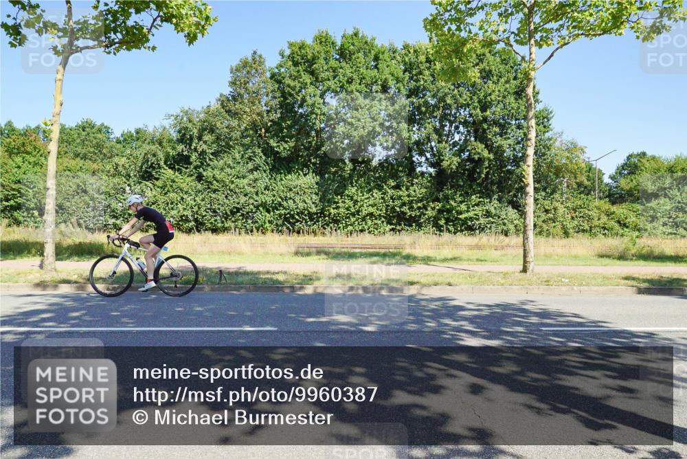 09.08.2026 - GEWOBA Citytriathlon Bremen Michael Burmester http://msf.ph/oto/9960387 09.08.2026 12:45:34 Radfahren 551, 585, 764, 828, 1001, 1004 meine-sportfotos.de