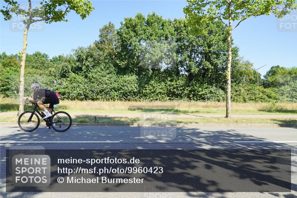 09.08.2026 - GEWOBA Citytriathlon Bremen Michael Burmester http://msf.ph/oto/9960423 09.08.2026 12:46:34 Radfahren 575, 650, 652, 835, 958 meine-sportfotos.de