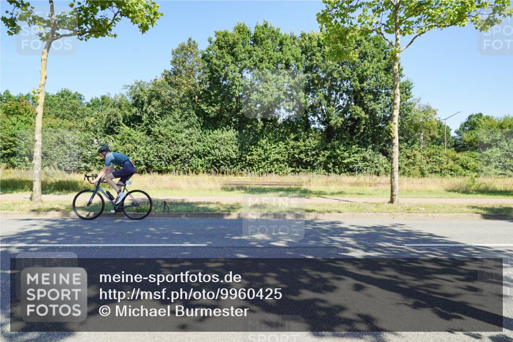 09.08.2026 - GEWOBA Citytriathlon Bremen Michael Burmester http://msf.ph/oto/9960425 09.08.2026 12:46:37 Radfahren 575, 579, 650, 652, 958 meine-sportfotos.de