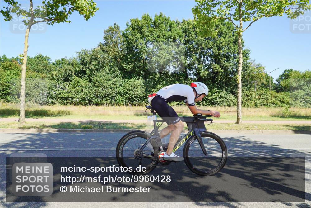 09.08.2026 - GEWOBA Citytriathlon Bremen Michael Burmester http://msf.ph/oto/9960428 09.08.2026 12:46:41 Radfahren 579, 591, 650, 652 meine-sportfotos.de