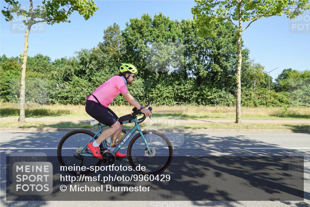 09.08.2026 - GEWOBA Citytriathlon Bremen Michael Burmester http://msf.ph/oto/9960429 09.08.2026 12:46:42 Radfahren 112, 579, 591, 650, 652, 692 meine-sportfotos.de