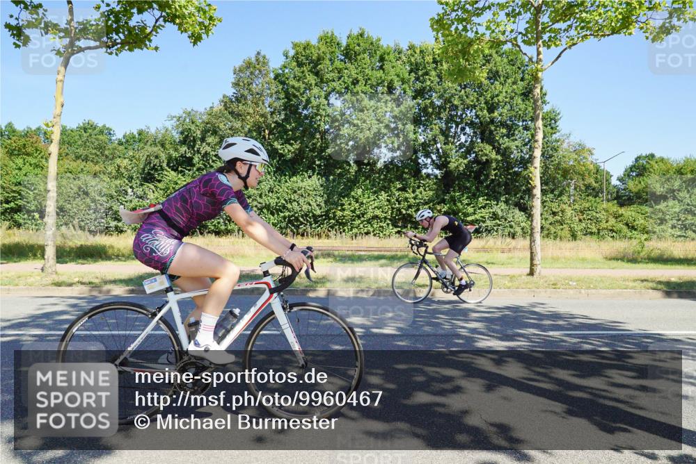 09.08.2026 - GEWOBA Citytriathlon Bremen Michael Burmester http://msf.ph/oto/9960467 09.08.2026 12:47:50 Radfahren 593, 618, 642, 719, 735, 904, 1103 meine-sportfotos.de