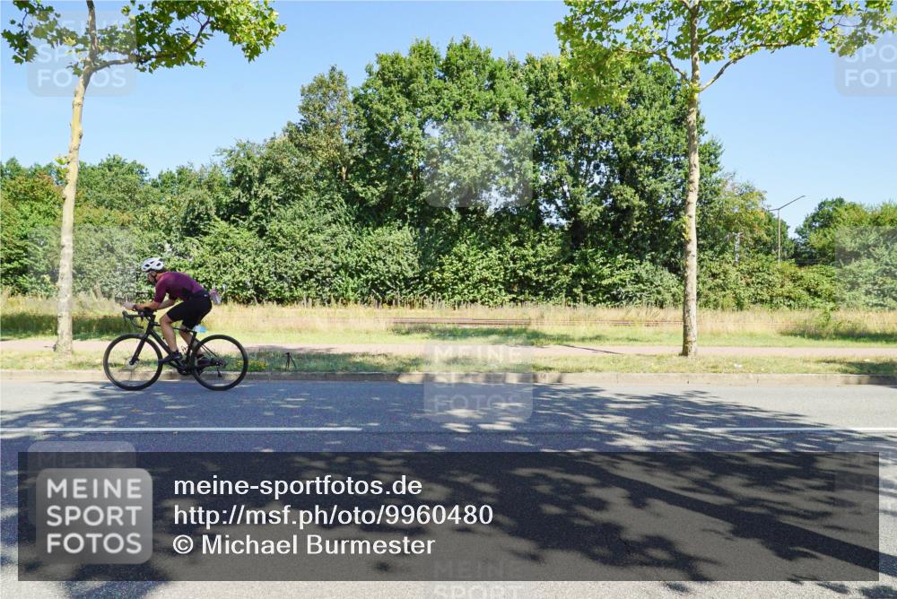 09.08.2026 - GEWOBA Citytriathlon Bremen Michael Burmester http://msf.ph/oto/9960480 09.08.2026 12:48:06 Radfahren 563, 683, 688, 811, 883, 955, 1103, 1116 meine-sportfotos.de