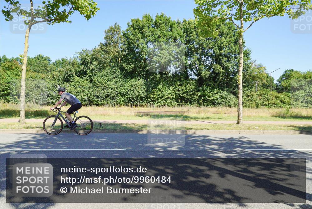 09.08.2026 - GEWOBA Citytriathlon Bremen Michael Burmester http://msf.ph/oto/9960484 09.08.2026 12:48:10 Radfahren 547, 563, 683, 688, 811, 883, 955, 1103, 1116 meine-sportfotos.de