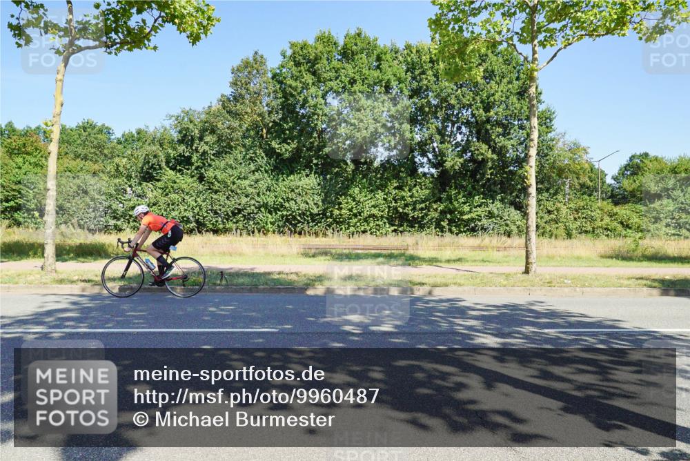 09.08.2026 - GEWOBA Citytriathlon Bremen Michael Burmester http://msf.ph/oto/9960487 09.08.2026 12:48:16 Radfahren 547, 563, 605, 677, 683, 688, 955 meine-sportfotos.de