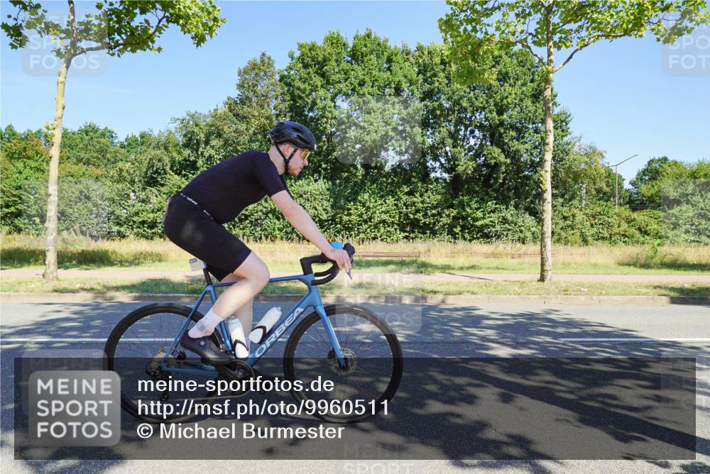 09.08.2026 - GEWOBA Citytriathlon Bremen Michael Burmester http://msf.ph/oto/9960511 09.08.2026 12:48:53 Radfahren 592, 641, 685, 824, 882, 959, 1141, 1149 meine-sportfotos.de