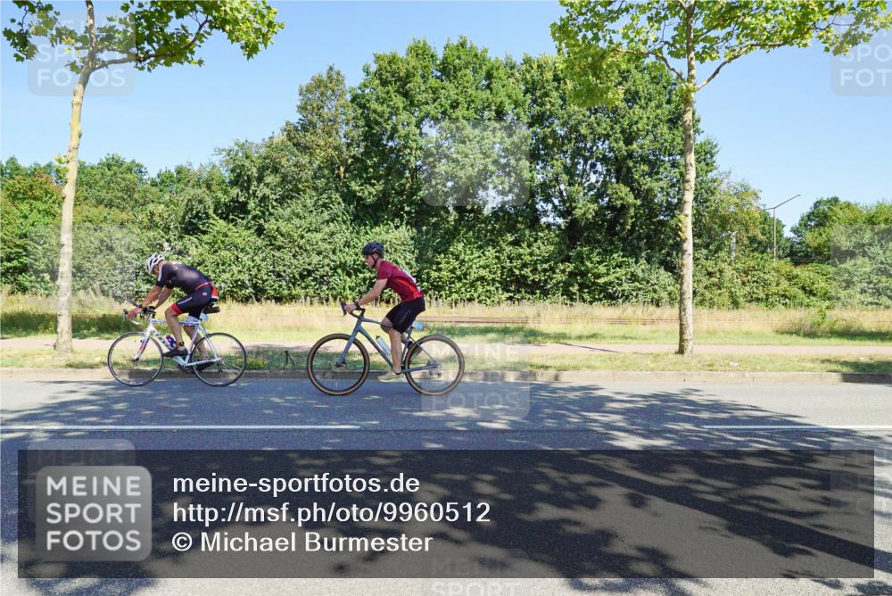 09.08.2026 - GEWOBA Citytriathlon Bremen Michael Burmester http://msf.ph/oto/9960512 09.08.2026 12:48:56 Radfahren 592, 641, 685, 724, 959, 1141, 1149 meine-sportfotos.de
