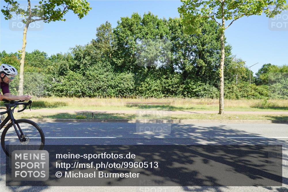 09.08.2026 - GEWOBA Citytriathlon Bremen Michael Burmester http://msf.ph/oto/9960513 09.08.2026 12:48:56 Radfahren 592, 641, 685, 724, 959, 1141, 1149 meine-sportfotos.de