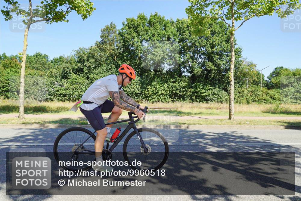 09.08.2026 - GEWOBA Citytriathlon Bremen Michael Burmester http://msf.ph/oto/9960518 09.08.2026 12:49:06 Radfahren 592, 641, 647, 724, 905, 1141, 1149 meine-sportfotos.de