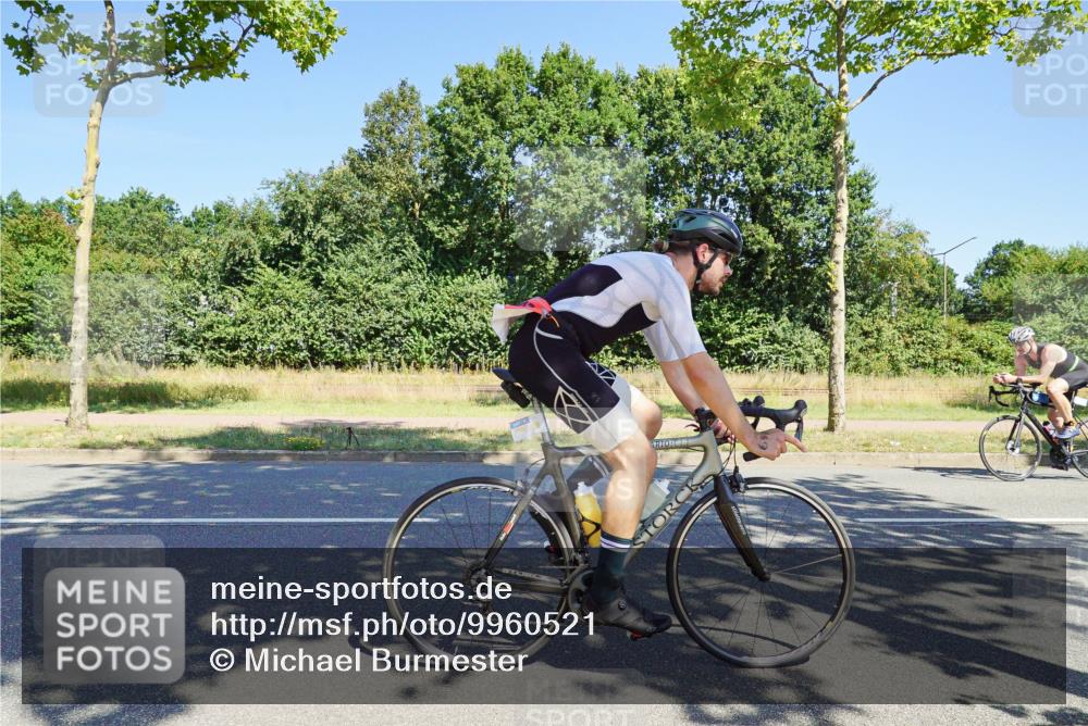 09.08.2026 - GEWOBA Citytriathlon Bremen Michael Burmester http://msf.ph/oto/9960521 09.08.2026 12:49:09 Radfahren 647, 724, 765, 905, 999, 1141 meine-sportfotos.de