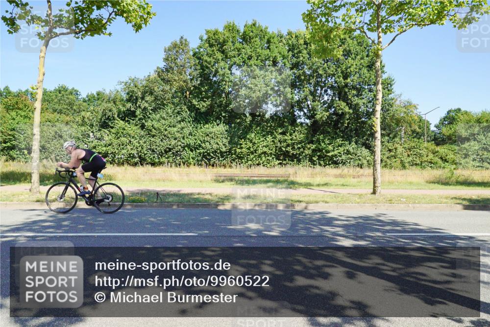 09.08.2026 - GEWOBA Citytriathlon Bremen Michael Burmester http://msf.ph/oto/9960522 09.08.2026 12:49:10 Radfahren 647, 724, 765, 905, 999, 1141 meine-sportfotos.de