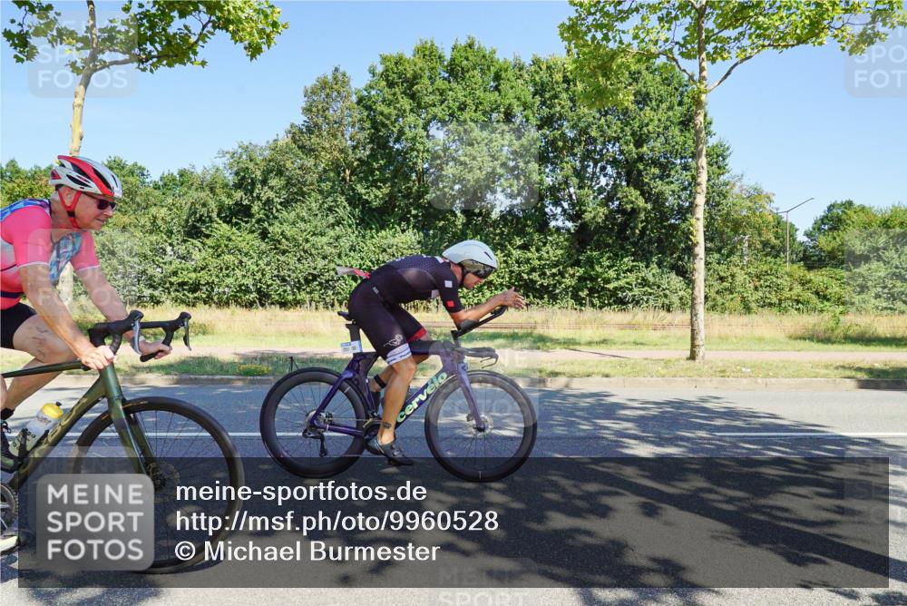 09.08.2026 - GEWOBA Citytriathlon Bremen Michael Burmester http://msf.ph/oto/9960528 09.08.2026 12:49:18 Radfahren 569, 647, 757, 765, 905, 999, 1160 meine-sportfotos.de