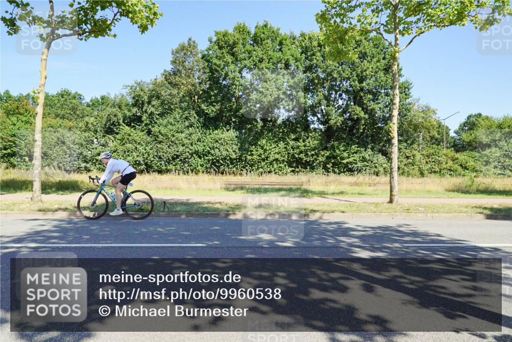09.08.2026 - GEWOBA Citytriathlon Bremen Michael Burmester http://msf.ph/oto/9960538 09.08.2026 12:49:30 Radfahren 569, 583, 710, 757, 803, 924, 963, 983, 1160 meine-sportfotos.de