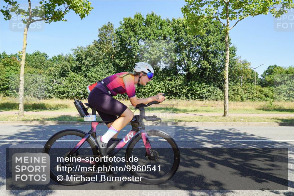 09.08.2026 - GEWOBA Citytriathlon Bremen Michael Burmester http://msf.ph/oto/9960541 09.08.2026 12:49:36 Radfahren 583, 680, 710, 803, 924, 963, 983, 1150, 1160 meine-sportfotos.de