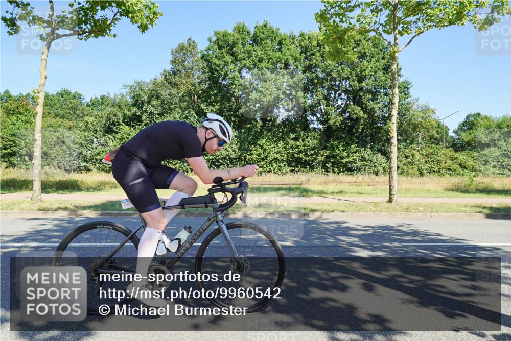 09.08.2026 - GEWOBA Citytriathlon Bremen Michael Burmester http://msf.ph/oto/9960542 09.08.2026 12:49:41 Radfahren 680, 710, 803, 852, 874, 924, 963, 983, 1150 meine-sportfotos.de