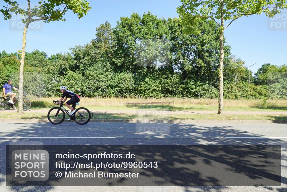 09.08.2026 - GEWOBA Citytriathlon Bremen Michael Burmester http://msf.ph/oto/9960543 09.08.2026 12:49:44 Radfahren 680, 710, 852, 874, 924, 946, 963, 983, 1150 meine-sportfotos.de