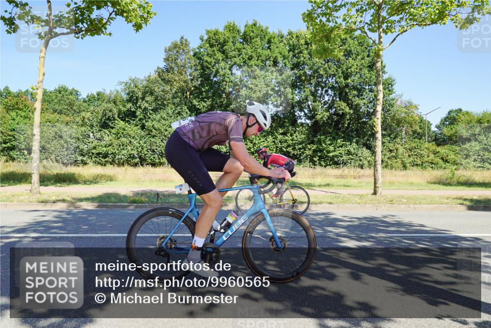 09.08.2026 - GEWOBA Citytriathlon Bremen Michael Burmester http://msf.ph/oto/9960565 09.08.2026 12:50:11 Radfahren 557, 589, 686, 773, 777, 784, 875, 947, 1008, 1145 meine-sportfotos.de