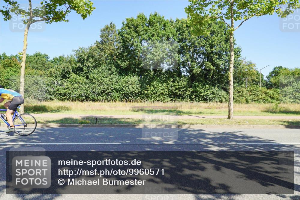 09.08.2026 - GEWOBA Citytriathlon Bremen Michael Burmester http://msf.ph/oto/9960571 09.08.2026 12:50:21 Radfahren 589, 947, 964, 1145 meine-sportfotos.de