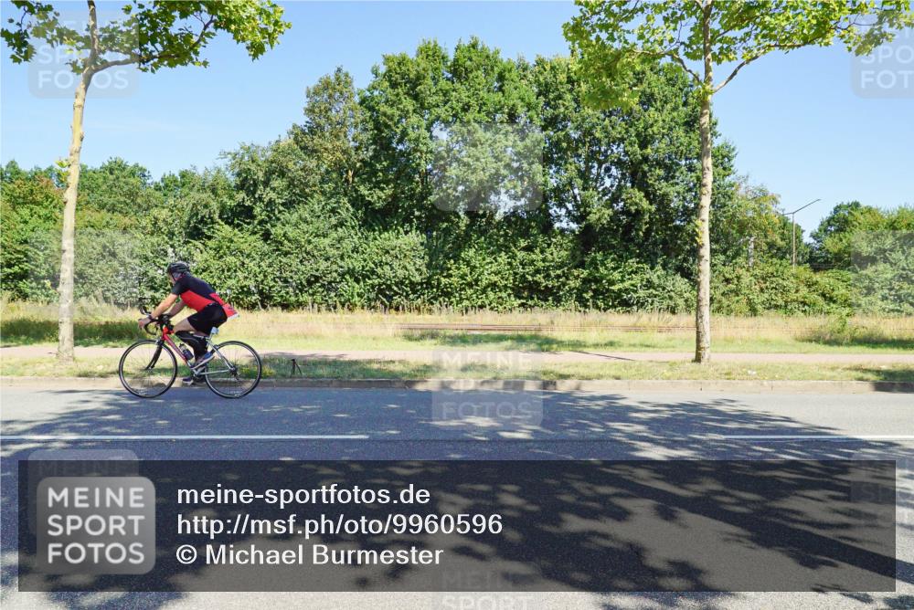 09.08.2026 - GEWOBA Citytriathlon Bremen Michael Burmester http://msf.ph/oto/9960596 09.08.2026 12:51:05 Radfahren 606, 624, 808, 879, 884, 987, 1133 meine-sportfotos.de