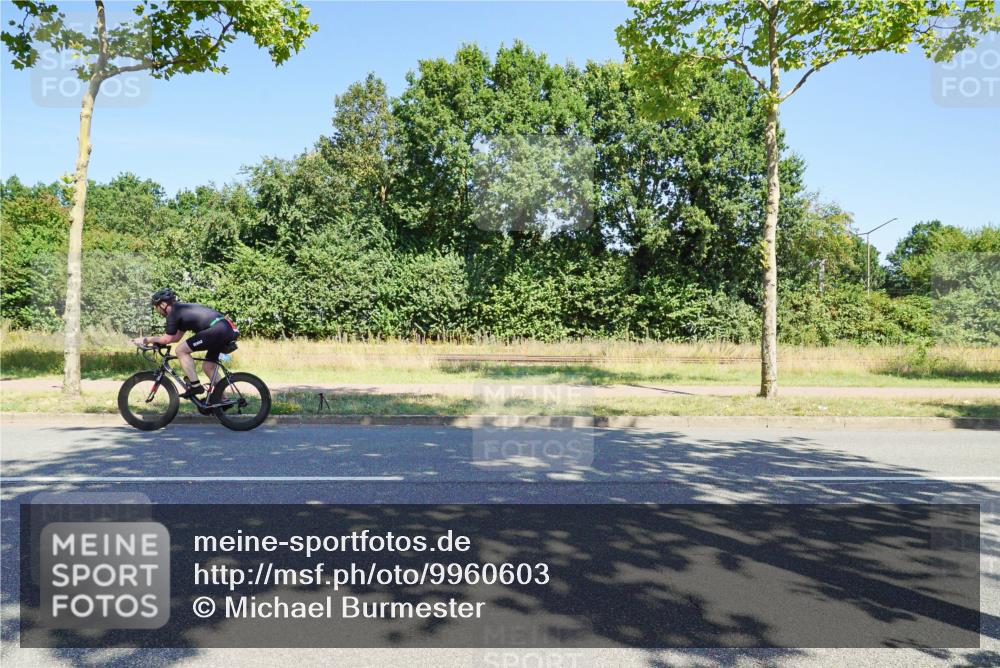 09.08.2026 - GEWOBA Citytriathlon Bremen Michael Burmester http://msf.ph/oto/9960603 09.08.2026 12:51:19 Radfahren 606, 884, 1019, 1133 meine-sportfotos.de