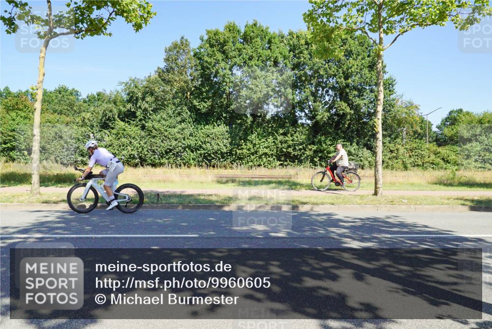 09.08.2026 - GEWOBA Citytriathlon Bremen Michael Burmester http://msf.ph/oto/9960605 09.08.2026 12:51:22 Radfahren 606, 880, 884, 1019 meine-sportfotos.de