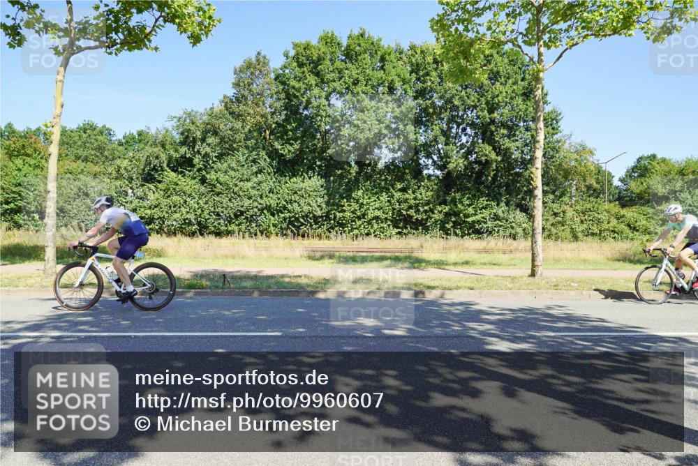 09.08.2026 - GEWOBA Citytriathlon Bremen Michael Burmester http://msf.ph/oto/9960607 09.08.2026 12:51:26 Radfahren 560, 756, 880, 1019, 1110 meine-sportfotos.de