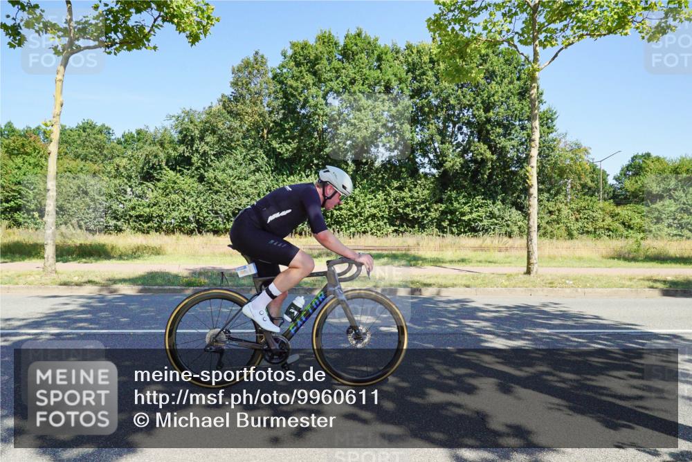09.08.2026 - GEWOBA Citytriathlon Bremen Michael Burmester http://msf.ph/oto/9960611 09.08.2026 12:51:30 Radfahren 560, 562, 595, 756, 787, 880, 1019, 1110, 1155 meine-sportfotos.de