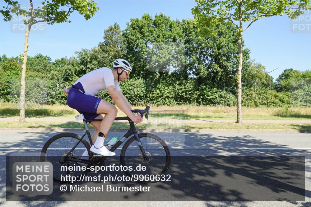 09.08.2026 - GEWOBA Citytriathlon Bremen Michael Burmester http://msf.ph/oto/9960632 09.08.2026 12:51:58 Radfahren 545, 582, 615, 820, 867, 990, 1013 meine-sportfotos.de