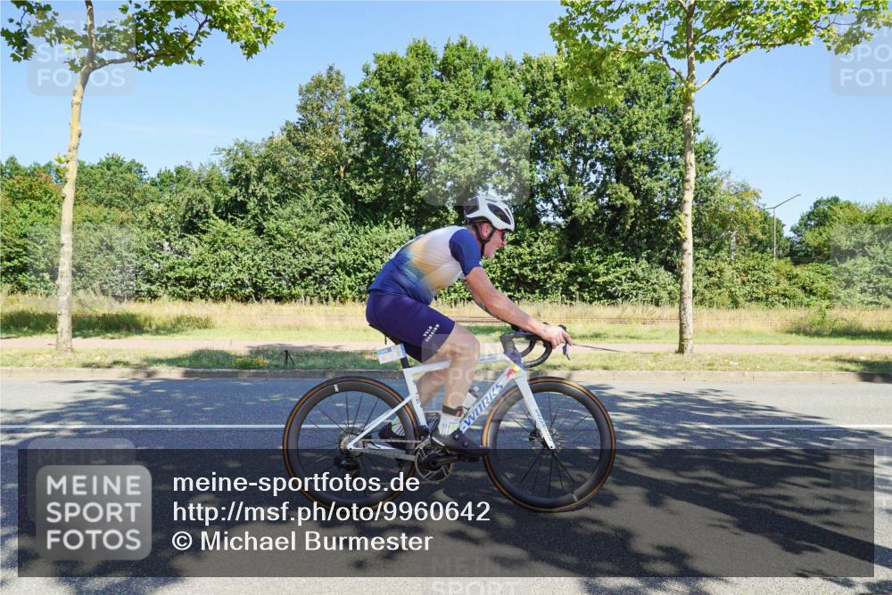 09.08.2026 - GEWOBA Citytriathlon Bremen Michael Burmester http://msf.ph/oto/9960642 09.08.2026 12:52:15 Radfahren 679, 682, 717, 750, 820, 826, 979, 1130 meine-sportfotos.de