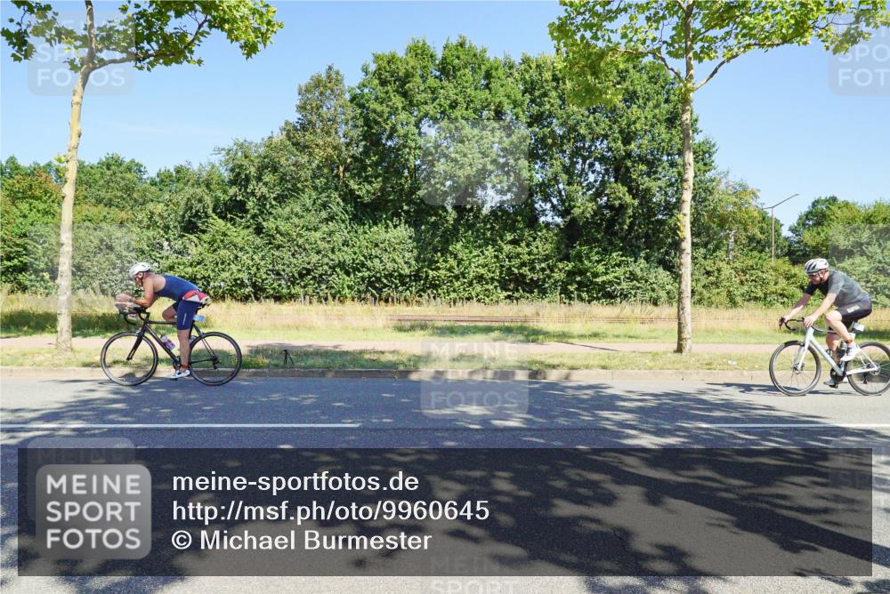 09.08.2026 - GEWOBA Citytriathlon Bremen Michael Burmester http://msf.ph/oto/9960645 09.08.2026 12:52:17 Radfahren 679, 682, 717, 750, 826, 979, 1130 meine-sportfotos.de