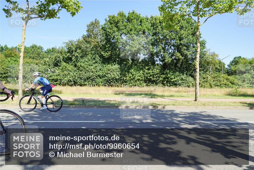 09.08.2026 - GEWOBA Citytriathlon Bremen Michael Burmester http://msf.ph/oto/9960654 09.08.2026 12:52:37 Radfahren 611, 636, 716, 726, 778, 807, 1009 meine-sportfotos.de
