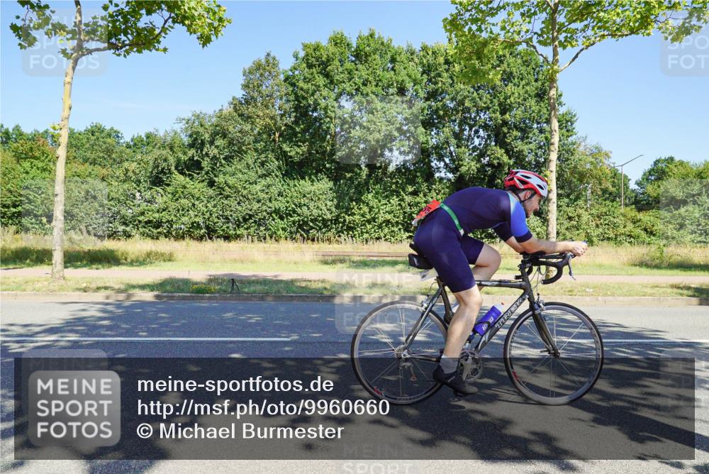 09.08.2026 - GEWOBA Citytriathlon Bremen Michael Burmester http://msf.ph/oto/9960660 09.08.2026 12:52:48 Radfahren 598, 611, 655, 726, 739, 778, 807, 1009 meine-sportfotos.de
