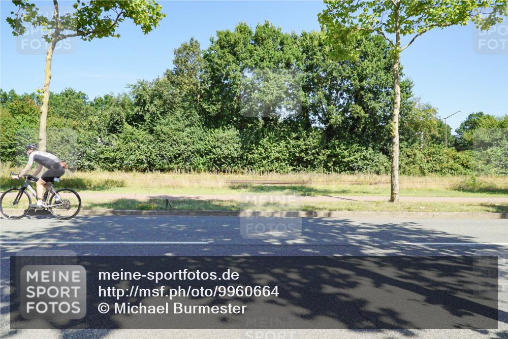09.08.2026 - GEWOBA Citytriathlon Bremen Michael Burmester http://msf.ph/oto/9960664 09.08.2026 12:52:51 Radfahren 598, 611, 655, 739, 807, 1009 meine-sportfotos.de
