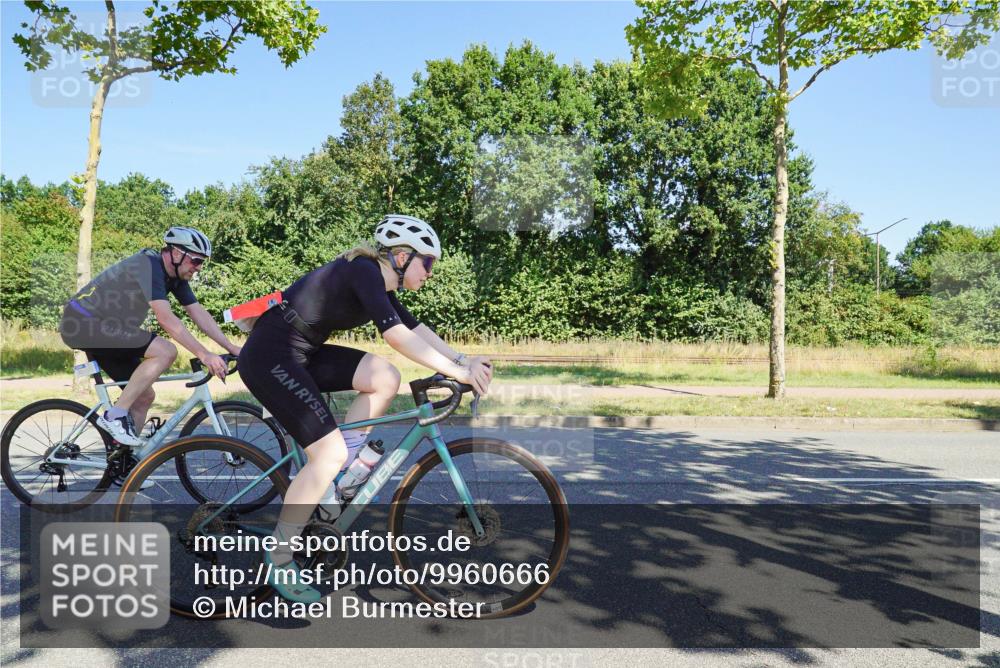 09.08.2026 - GEWOBA Citytriathlon Bremen Michael Burmester http://msf.ph/oto/9960666 09.08.2026 12:53:02 Radfahren 555, 598, 600, 604, 748, 855, 920, 921, 1129 meine-sportfotos.de