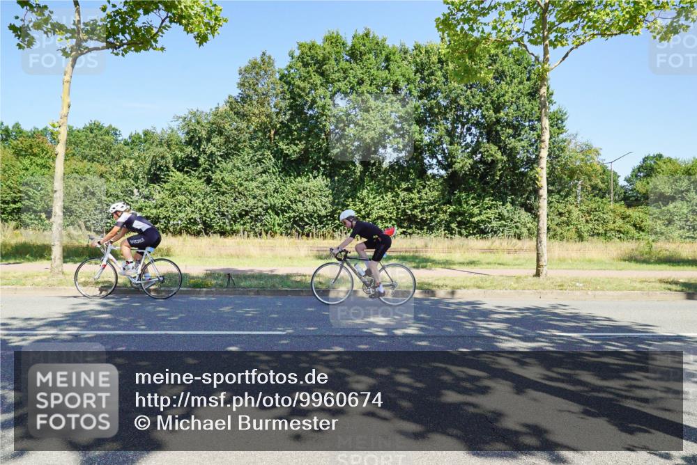 09.08.2026 - GEWOBA Citytriathlon Bremen Michael Burmester http://msf.ph/oto/9960674 09.08.2026 12:53:14 Radfahren 555, 600, 604, 748, 855, 920, 1015, 1129 meine-sportfotos.de