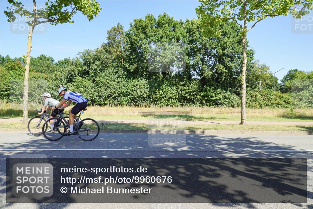 09.08.2026 - GEWOBA Citytriathlon Bremen Michael Burmester http://msf.ph/oto/9960676 09.08.2026 12:53:16 Radfahren 555, 600, 748, 855, 920, 1015, 1129 meine-sportfotos.de