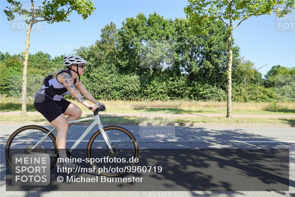 09.08.2026 - GEWOBA Citytriathlon Bremen Michael Burmester http://msf.ph/oto/9960719 09.08.2026 12:54:12 Radfahren 552, 566, 577, 728, 788, 790, 792, 804, 846, 861, 895, 939, 981, 1006, 1101, 1119, 1124, 1138 meine-sportfotos.de