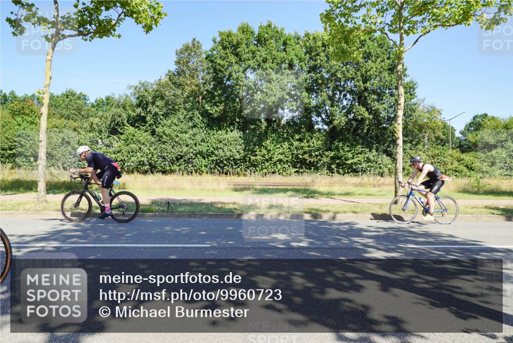 09.08.2026 - GEWOBA Citytriathlon Bremen Michael Burmester http://msf.ph/oto/9960723 09.08.2026 12:54:18 Radfahren 552, 566, 577, 781, 788, 790, 792, 804, 846, 861, 864, 895, 981, 1006 meine-sportfotos.de