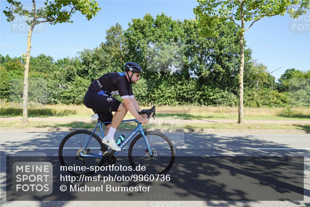 09.08.2026 - GEWOBA Citytriathlon Bremen Michael Burmester http://msf.ph/oto/9960736 09.08.2026 12:54:36 Radfahren 574, 639, 733, 744, 812, 816, 864, 1118, 1127, 1142 meine-sportfotos.de