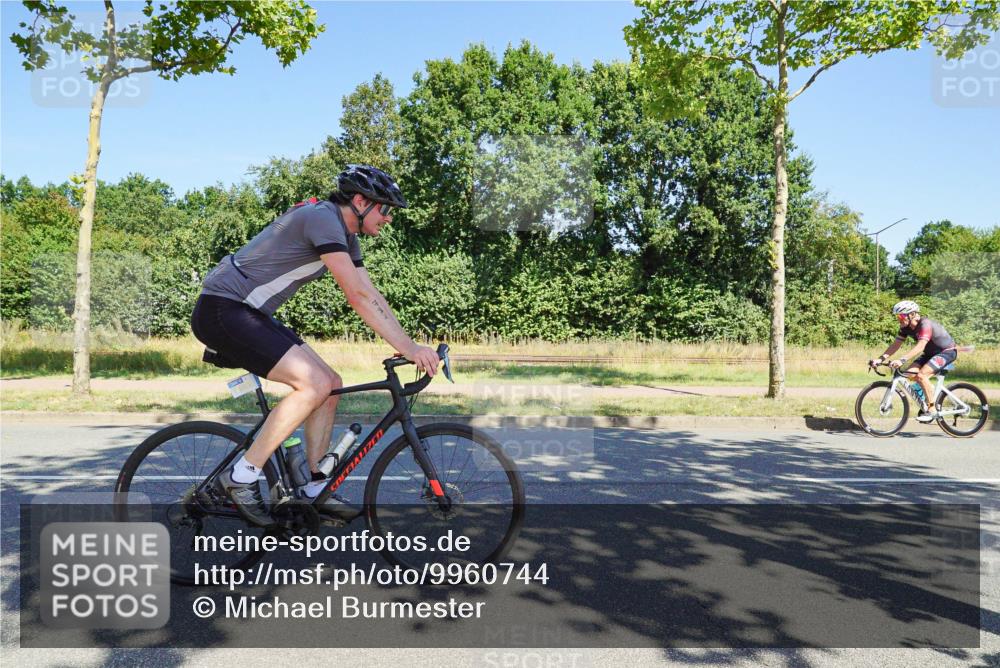 09.08.2026 - GEWOBA Citytriathlon Bremen Michael Burmester http://msf.ph/oto/9960744 09.08.2026 12:54:45 Radfahren 541, 596, 623, 695, 733, 744, 935, 1118, 1142 meine-sportfotos.de