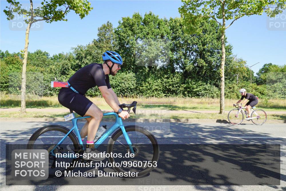 09.08.2026 - GEWOBA Citytriathlon Bremen Michael Burmester http://msf.ph/oto/9960753 09.08.2026 12:55:06 Radfahren 565, 568, 743, 745, 839, 911, 970 meine-sportfotos.de