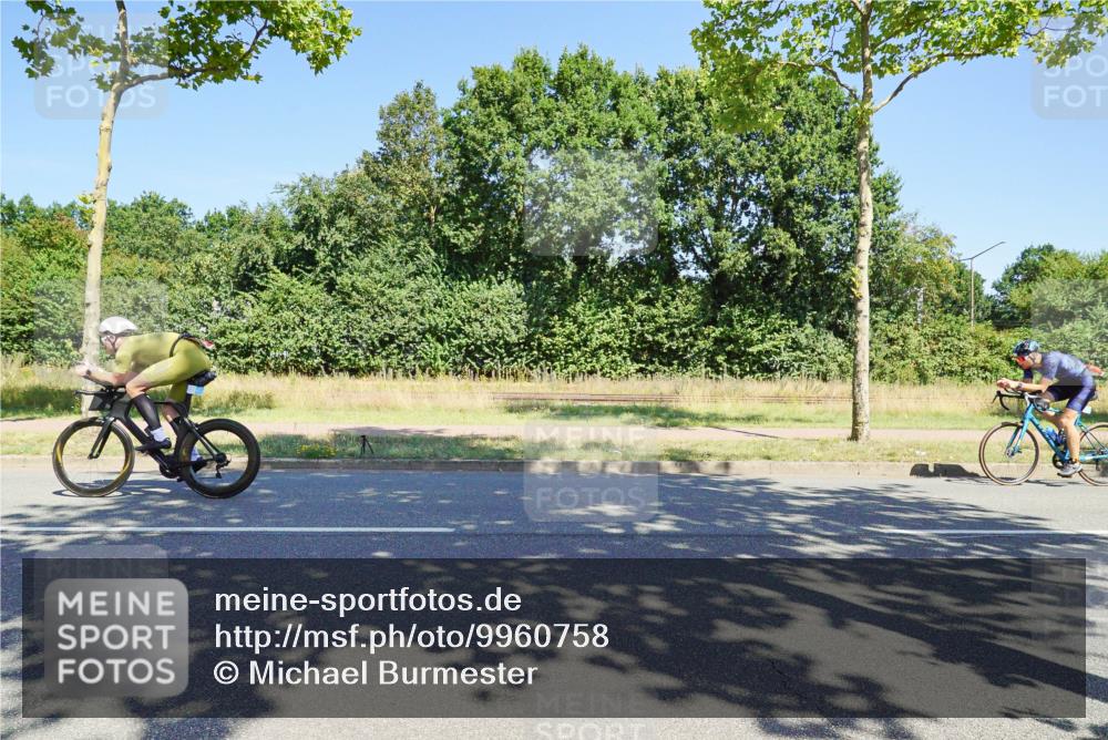 09.08.2026 - GEWOBA Citytriathlon Bremen Michael Burmester http://msf.ph/oto/9960758 09.08.2026 12:55:12 Radfahren 565, 568, 705, 743, 745, 789, 839, 911, 970 meine-sportfotos.de